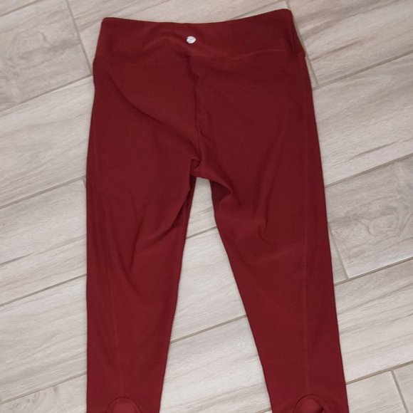 Bally Total Fitness NWOT Wine Knit Ankle Legging with Lattice Detail.  Size S - Picture 4 of 4